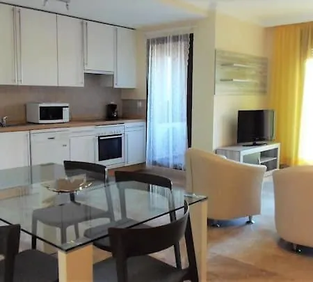 Espacioso Muy Tranquilo Con Piscinas Y Jardines Cercano A La Playa Apartmanhotel Estepona