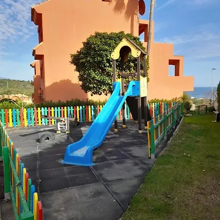 Espacioso Muy Tranquilo Con Piscinas Y Jardines Cercano A La Playa 4*
