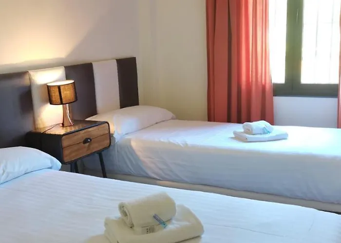 Espacioso Muy Tranquilo Con Piscinas Y Jardines Cercano A La Playa Hotel apartamentowy 4*