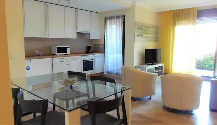 Espacioso Muy Tranquilo Con Piscinas Y Jardines Cercano A La Playa Hotel apartamentowy Estepona