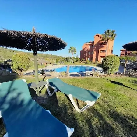 Aparthotel Espacioso Muy Tranquilo Con Piscinas Y Jardines Cercano A La Playa Estepona