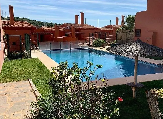 Aparthotel Espacioso Muy Tranquilo Con Piscinas Y Jardines Cercano A La Playa Estepona