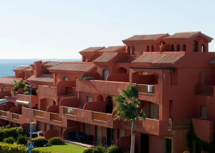 Espacioso Muy Tranquilo Con Piscinas Y Jardines Cercano A La Playa